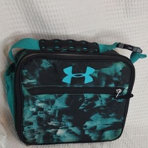 Under Armour Scrimmage 3 Insulated Lunch Bag in Black and Teal
